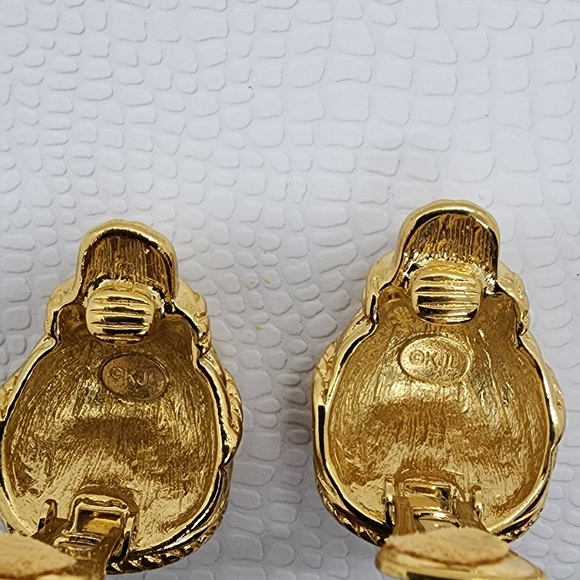 Kenneth Jay Lane Gold & Faux Pearl Clip On Earrings - Picture 13 of 16